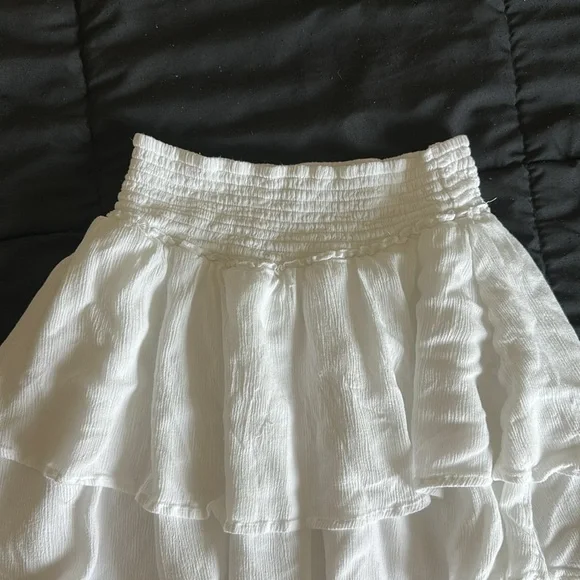 Hollister White Tiered Skirt - Picture 2 of 7